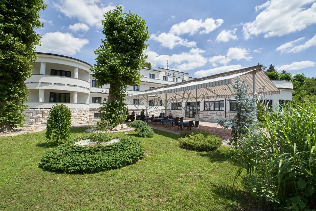 Korona Hotel 3*