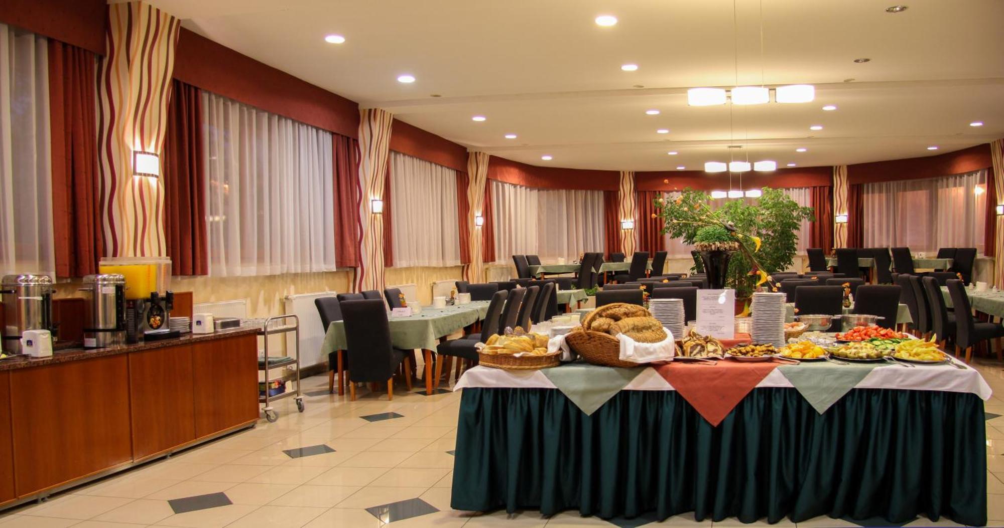 Hotel Korona 3*