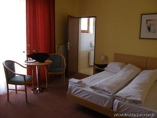 Korona Hotel 3*